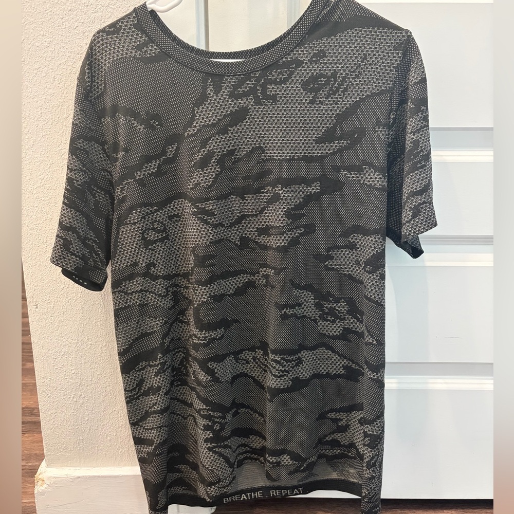 Lululemon Metal Vent Breathe Short Sleeve New York City Edition